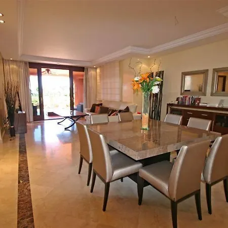 Bonito Apartamento En Torre Bermeja, Nueva Milla De Oro
