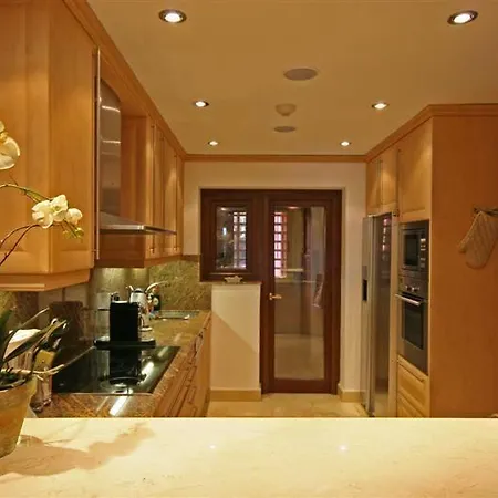 Bonito Apartamento En Torre Bermeja, Nueva Milla De Oro Apartamento *